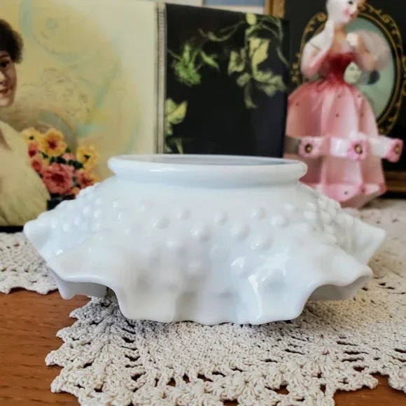 Vintage Fenton Milk Glass Hobnail Trinket Dish - Picture 4 of 4